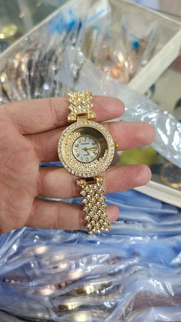 Fashion Watch Popular Fashion Diamond Women’s Watch Quartz Leisure Watches For Women Luxury Watch (without Box)