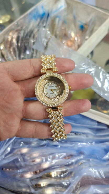Fashion Watch Popular Fashion Diamond Women’s Watch Quartz Leisure Watches For Women Luxury Watch (without Box)
